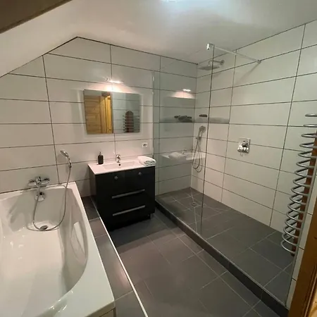 Clocher Sleeps 10 Hot Tub Dağ evi *
