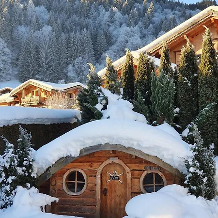 Clocher Sleeps 10 Hot Tub Dağ evi Essert-Romand
